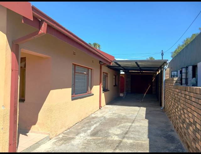 3 BEDROOM HOUSE FOR SALE IN SESHEGO C